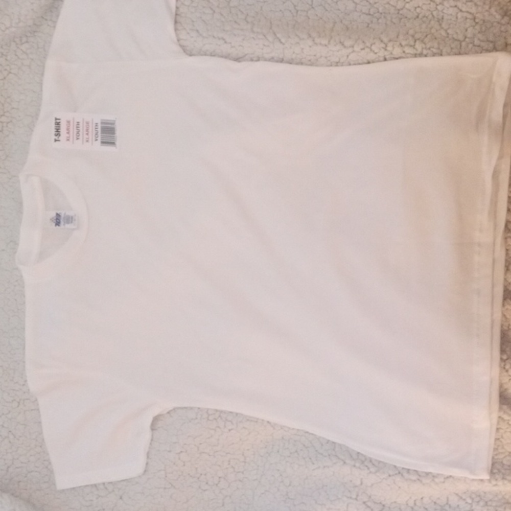 707 brand XL Youth white tee shirt NWT, cotton/poly blend